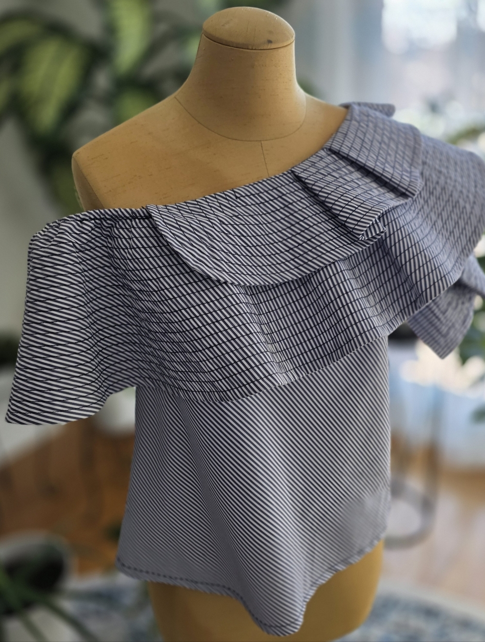 Off Shoulder Ruffle Top Blue White Striped Blouse Sleeve Summer Chic Size M